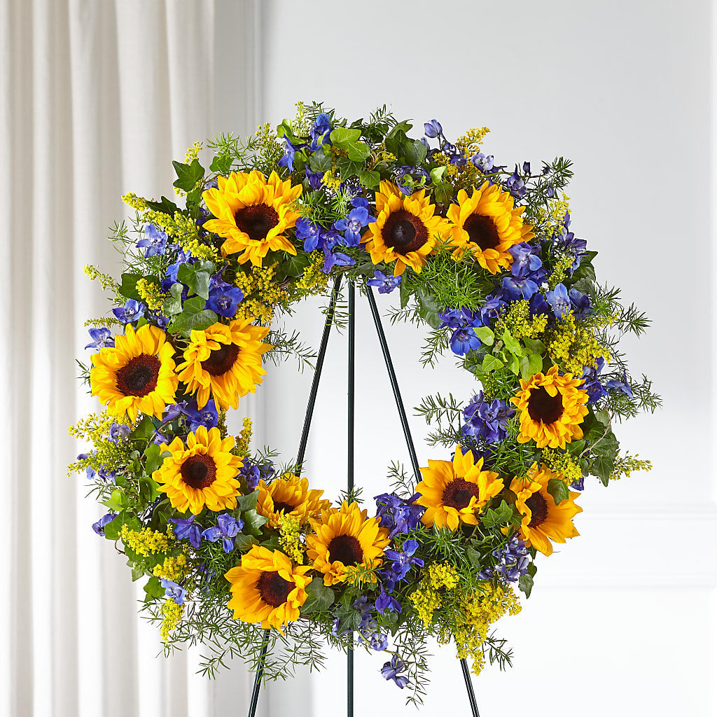 Bright Rays Wreath – Bloomtopia, New Bedford MA