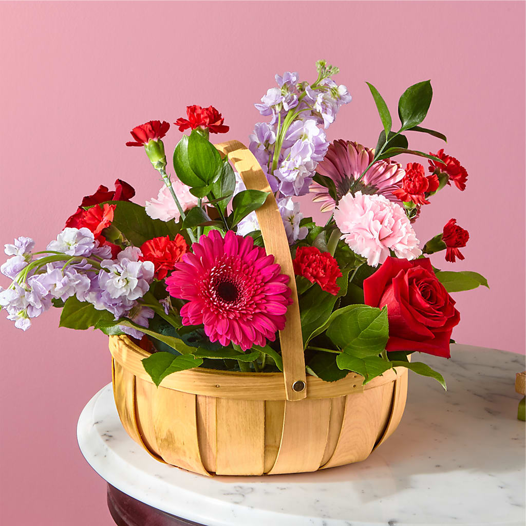 Pink Picnic Basket – Bloomtopia, New Bedford MA