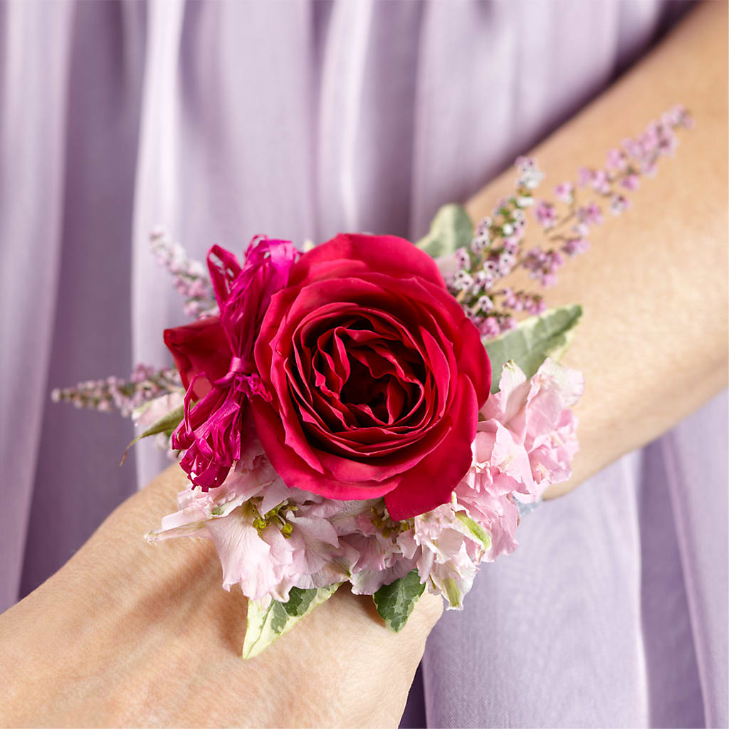 Rose Charm Corsage – Bloomtopia, New Bedford MA